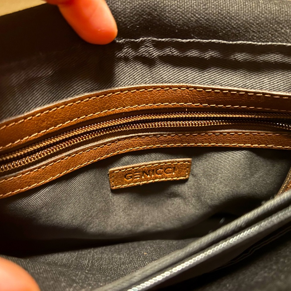 GENICCI Brown Leather Flap Over Crossbody Bag Pre-Owned - Picture 5 of 7